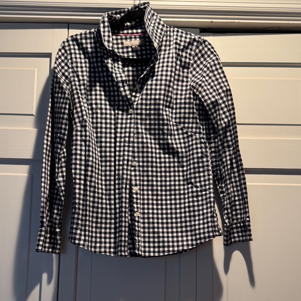 Banana Republic women’s navy and White Plaid Shirt
